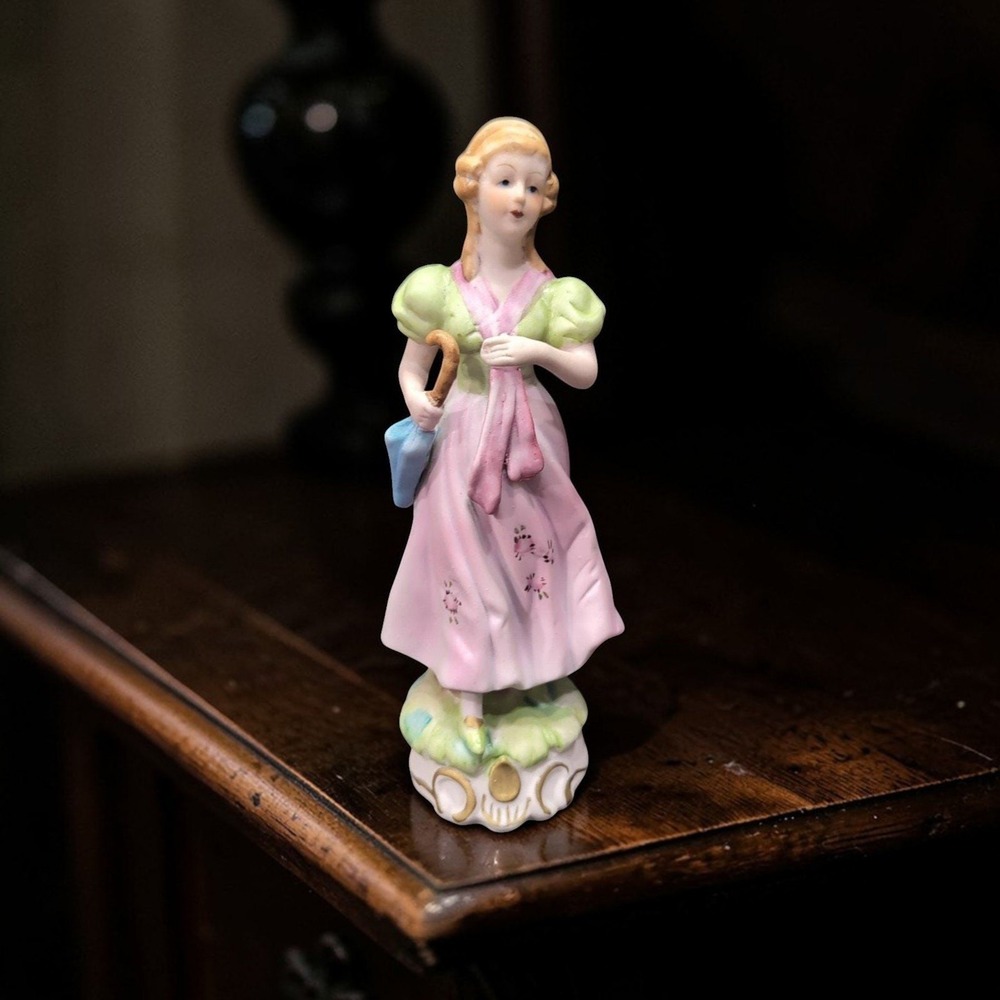 Capodimonte‎ Porcelain Lady Figurine, Woman With Parasol, Umbrella Sculpture